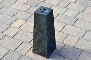 kamień słupek graniczny 